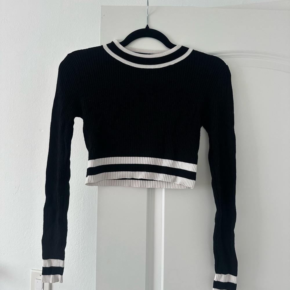 H&M Black and White Ribbed Crop Top